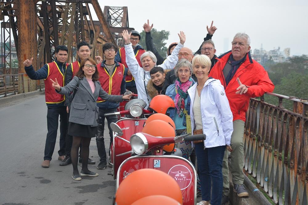 Hanoi Countryside Vespa Tour: Red River Delta & Co Loa Ancient Citadel