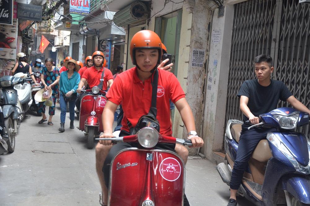 Hanoi Countryside Vespa Tour: Red River Delta & Co Loa Ancient Citadel