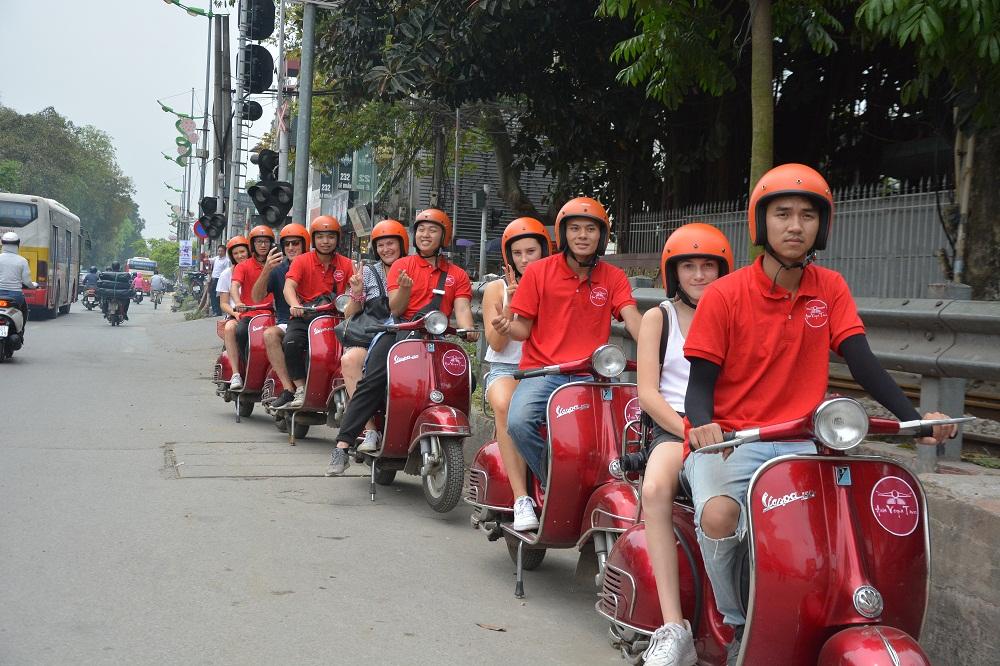 Hanoi Countryside Vespa Tour: Red River Delta & Co Loa Ancient Citadel