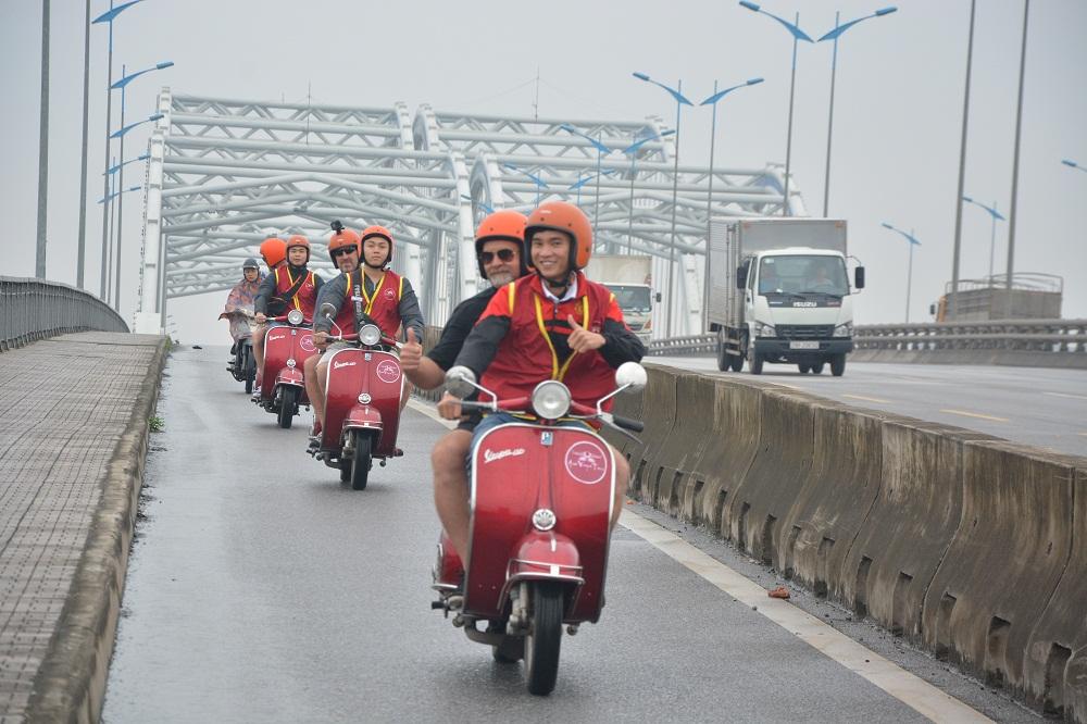 Hanoi Countryside Vespa Tour: Red River Delta & Co Loa Ancient Citadel