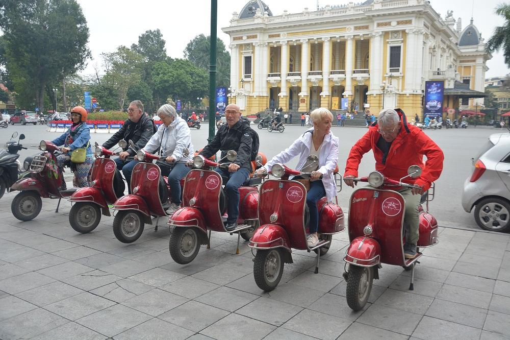 Hanoi Countryside Vespa Tour: Red River Delta & Co Loa Ancient Citadel