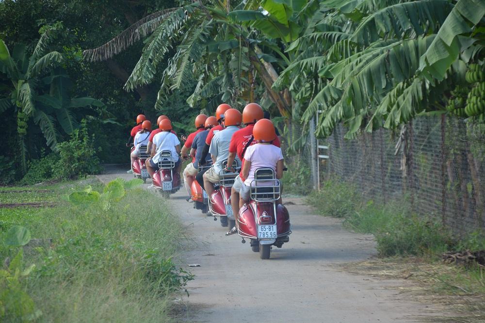 Hanoi Countryside Vespa Tour: Red River Delta & Co Loa Ancient Citadel