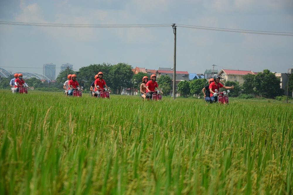 Hanoi Countryside Vespa Tour: Red River Delta & Co Loa Ancient Citadel